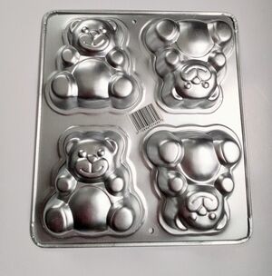 Vintage Wilton 1-2-3 Little Bears 4 Mold Cake Baking Pan 1991 Cake Decorating